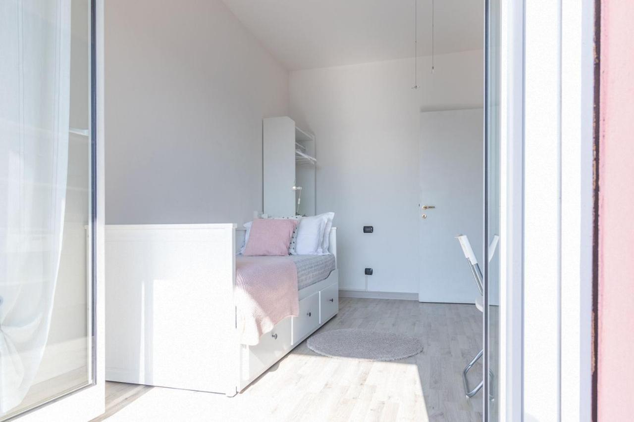 Apartamento Il Girasole Castelletto sopra Ticino Exterior foto