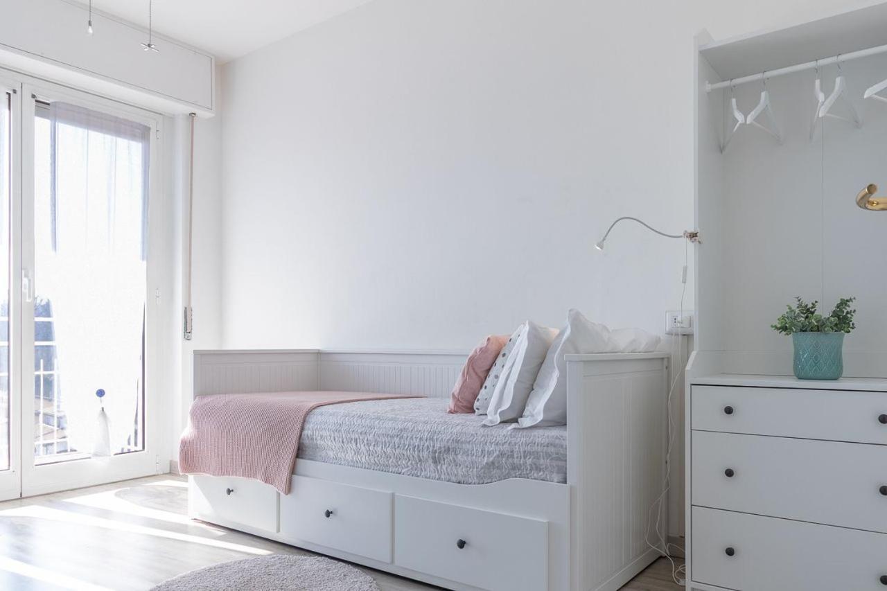 Apartamento Il Girasole Castelletto sopra Ticino Exterior foto